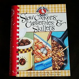 Slow cooker cookbook casseroles and skillets